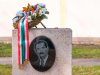 2021. Február 25. – Gyulán remek időben koszorúzunk – az Alapítvány tagjaival. Erdődi emlékmű.